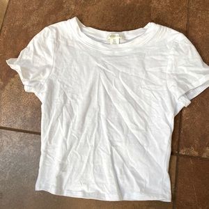 White cropped tshirt